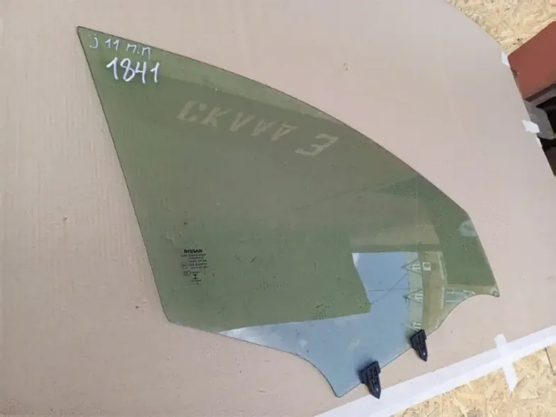 Стекло двери Ниссан Кашкай J11 вид с торца