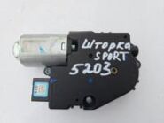 Мотор люка Kia Sportage QL 861402P000 крупным планом