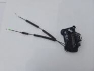 Замок двери Toyota Camry 70 передний левый 6904053140 крупный план бокового стыковочного разъёма