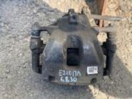 Тормозной суппорт Toyota Corolla E210 передний левый OEM 47710-02200 - общий вид сбоку