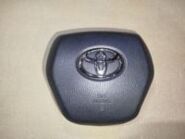 Подушка безопасности в руль Toyota Camry 70 XV70 2017-2023 OEM 4513033650C0 крупным планом