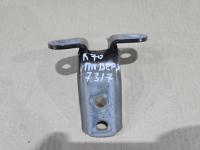Петля двери верхняя правая Toyota Camry 70 OEM 68411-0E010
