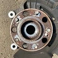Кулак поворотный Hyundai Santa Fe 4 Поворотный кулак Хендай Санта Фе 4 спереди-сбоку