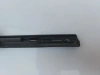 Передняя левая бархотка двери Toyota Corolla E210 2018-, артикул 75720-02490 — состояние дренажного отверстия